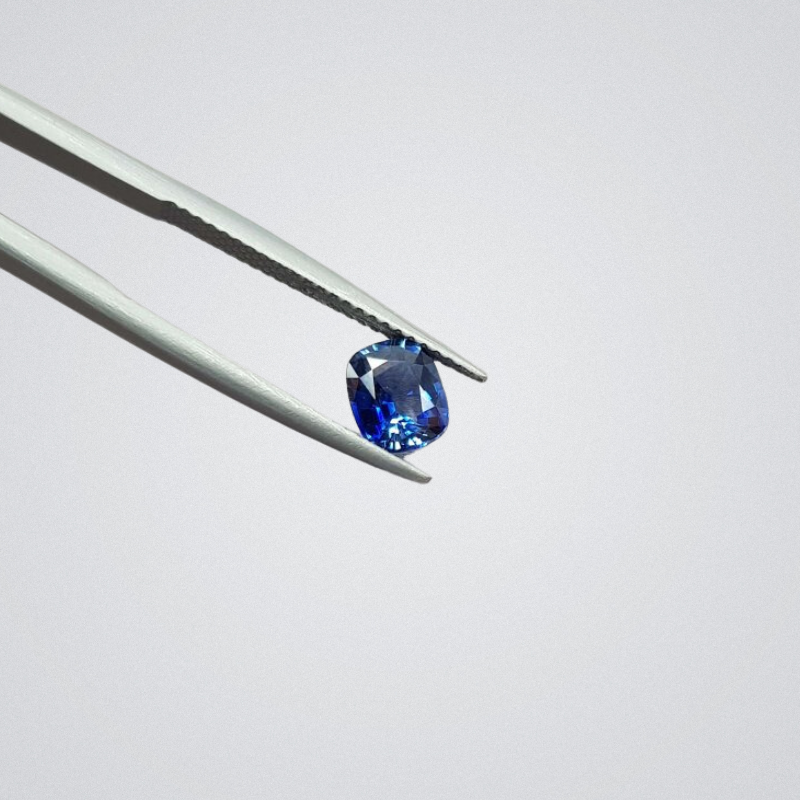 Cushion cut Royal Blue sapphire 1.16 ct, Sri Lanka